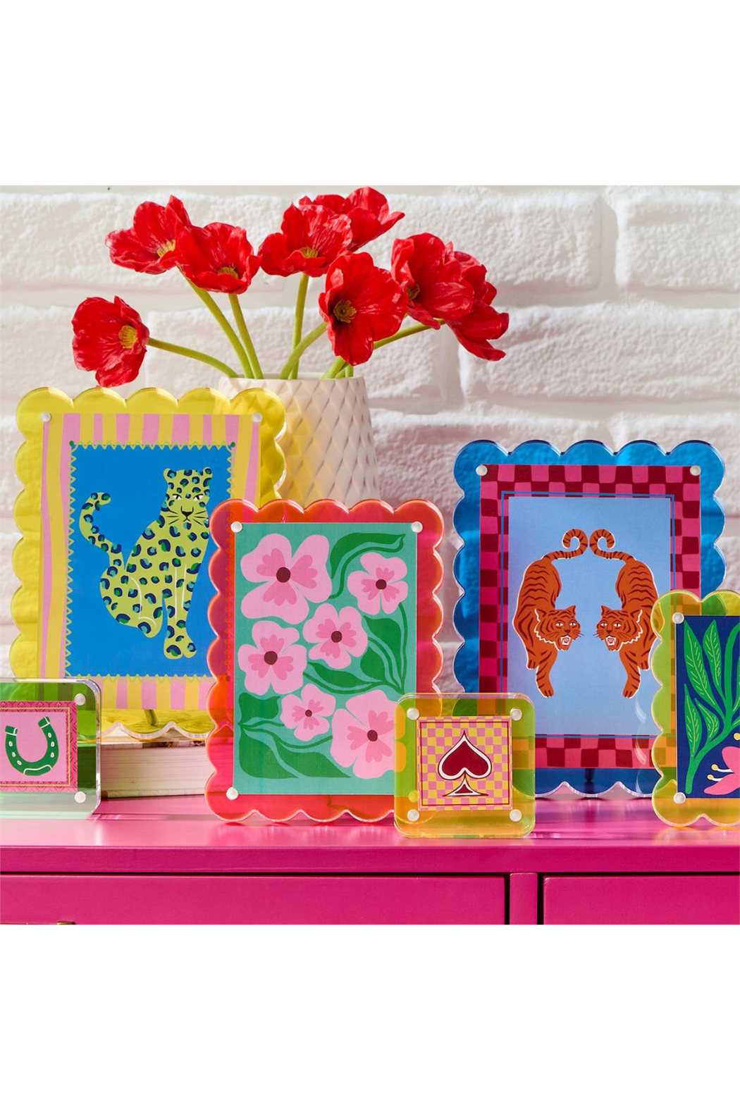 Scalloped Acrylic Frame